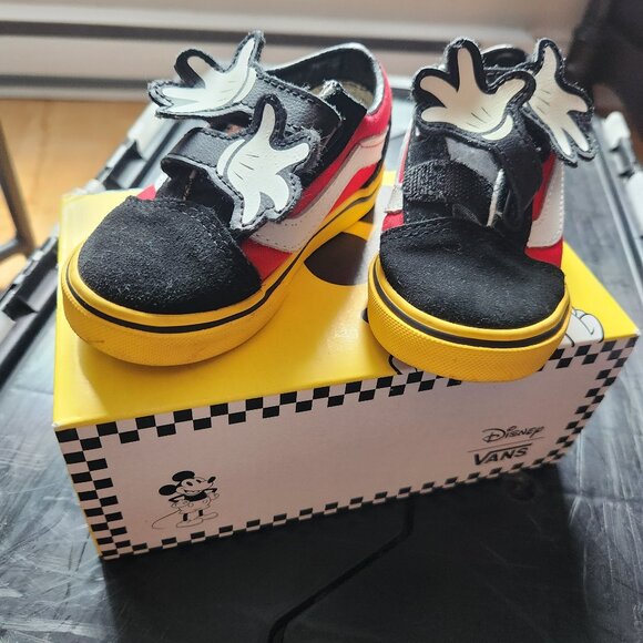 Toddler Boys Vans size 6.5 - Picture 1 of 4